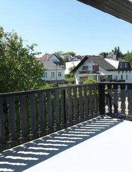 Viel Licht und Platz: 4-Zimmer-Wohnung mit Balkon in bevorzugter Lage - Neu Anspach