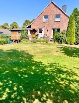 Großzügig Wohnen oder Arbeiten auf 300 m² + 1450 m² Grundstück - Ratzeburg