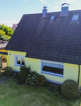 Neuer Preis: Schönes Ein/Zweifamilienhaus mit großem Garten und Bauplatz - Burgwedel