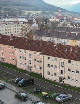 Gemütliche 2-Zimmer-Wohnung mit Westbalkon und Stellplatz in Blumberg - Blumberg