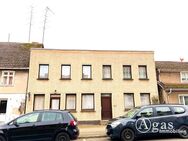 Einfamilienhaus mit Garage und Nebengebäude in Friesack - Friesack