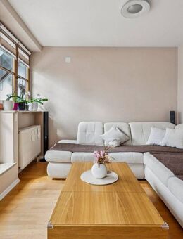 Stilvolle Maisonette-Dachgeschosswohnung mit Loggia und Flussblick - Krumbach (Schwaben)