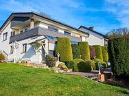 Großzügiges Einfamilienhaus mit Einliegerwohnung für Familie & Generationen am Waldrand von Sundern - Sundern (Sauerland)