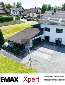 Idylle pur: neuwertiges EFH mit 7.000 qm Eigengrund in Schwarzenbach am Wald - Schwarzenbach (Wald)