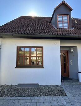 Stilvolle Doppelhaushälfte mit hochwertiger Modernisierung - Nürnberg