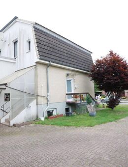 Halstenbek, beliebte Lage! Wohnhaus mit 3 Wohneinheiten - Halstenbek