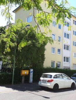 Von Privat - helle, ruhige 3 Zimmer ETW, mit Parkplatz, teilmöbliert, zentral, im beliebten Nordend - Frankfurt (Main)