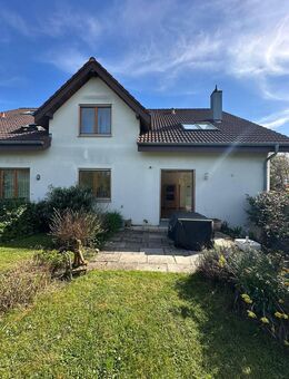 ATTRAKTIVE 2 Zimmer Wohnung, Balkon, Terrasse, Garten, TG-Stellplatz in Heiningen - 142-25 - Heiningen (Baden-Württemberg)