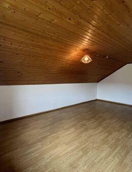 3-Zimmer Dachgeschosswohnung in Lohr-Steinbach - Lohr (Main)