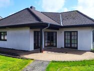 Großzügiger Bungalow mit Einliegerwohnung und idyllischem Garten - Kausen