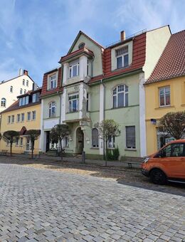 Herrschaftliche Stuckdecken, Platz zum Wohnen und Arbeiten, City-Lage - Jessen (Elster)