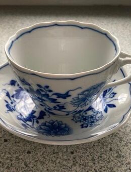 Hutschenreuther Tasse und Untertasse original Zwiebelmuster 1. Wahl - Langen (Hessen)