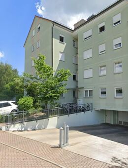 Geräumige 3,5-Zimmer-Wohnung mit Balkon und Einbauküche in ruhiger Lage - Neumarkt (Oberpfalz)