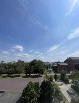 Frisch sanierte 3- RaumWohnung mit EBK, Balkon und toller Aussicht - Magdeburg