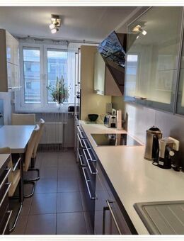 Großzügige 2-Zimmer-Wohnung in ruhiger, gleichzeitig zentraler Lage von 82110 Germering - Germering