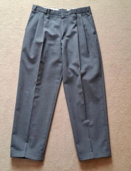 Herrenhose grau mit 45 % Wolle Größe 48 - Ratingen