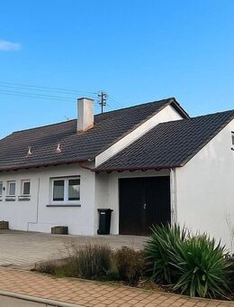 Freistehendes Einfamilienhaus mit viel Potential in toller Aussichtslage - Güglingen