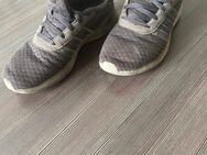 Stinkende Schuhe Adidas gr.40 - Duisburg