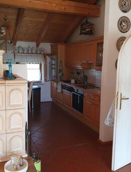 Geräumiges Wohnhaus mit separatem Eingang zur Einliegerwohnung und großzügigem Garten. - Ainring