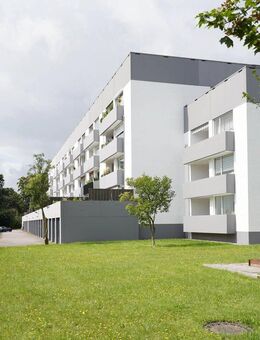 Charmante 3-Zimmer Wohnung mit Loggia und Garage in Faldera - Neumünster