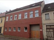 Mehrfamilienhaus mit sechs Wohnungen und kleiner Gewerbeeinheit im historischen Zentrum von Genthin - Genthin