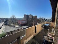 Mitten in Neheim: 3-Zimmer-Dachgeschosswohnung im 3. Stock mit großem Balkon - Arnsberg