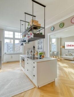 IMMOBERLIN.DE - Kernsanierte & exzellent ausgestattete Altbauwohnung mit Lift - Berlin
