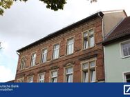 Mitten im Zentrum von Groitzsch - vermietetes Mehrfamilienhaus mit Gewerbeeinheit - Groitzsch