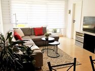 3-Zimmerwohnung mit Wlan für 4 - 5 Personen, TV, Südbalkon 2x Bad/WC, Küche, Waschmaschine, Trockner, eigenem Eingang, Parkmöglichkeit und Ladestation - Stuttgart