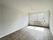Erstbezug nach Kernsanierung - Stilvolle 1,5-Zimmer-Wohnung in zentraler Lage von Heide! - Heide