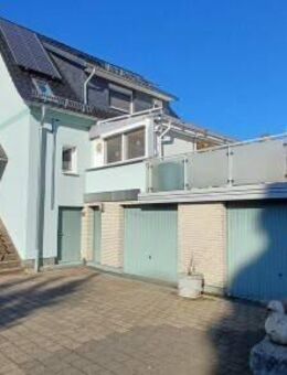 PREISREDUZIERT 319000.--€ freistehendes Einfamilienhaus mit Doppelgarage Photovoltaikanlage neues Dach Aussendämmung - Niestetal