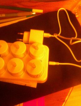 Teelichte zum Aufladen mit Ladestation - Fürth (Hessen)