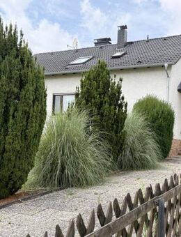 Charmantes Ein-Zweifamilienhaus auf großem Grundstück in gepflegter Nachbarschaft - Hofheim (Taunus)