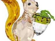 Swarovski Tierfigur Deko Kristall Sammelfigur Idyllia Eichhörnchen und Eichel (1 St), Swarovski® Kristall