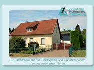 Uckermark - Einfamilienhaus mit viel Nebengelass und wunderschönem Garten sucht neue Familie! - Templin