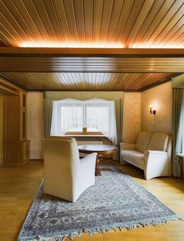 Usingen: Wohn- und Geschäftshaus mit Potenzial! - Usingen
