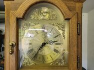 Standuhr mit Tempus Fugit Gravur - Dormitz