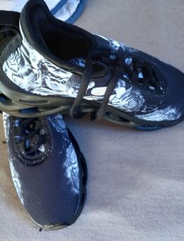 Biete NEUE tolle Sportschuhe Art Gothic an Gr.38 - Aachen