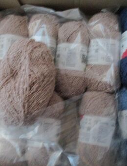 15 Knäuel Frottee-Wolle in drei Farben - Maintal