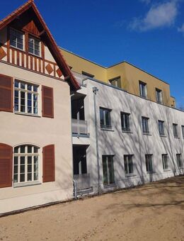 Toll geschnittene 4-Raum-Wohnung - Terrasse - Aufzug - Vollholzparkett - 2 Marmorbäder - Buckow (Märkische Schweiz)