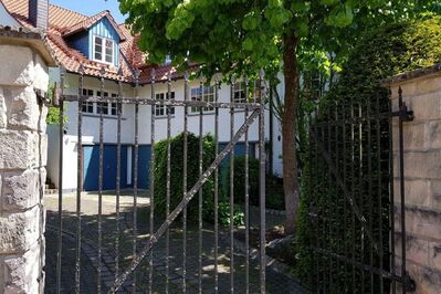 Absolutes Juwel !! 5 Familienhaus mit Garagen !