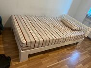 Bett 120x200 mit Matratze und Lattenrost - Velbert