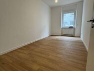 Stilvoll sanierte Altbauwohnung mit Charme in Solingen-Mitte - Solingen (Klingenstadt)
