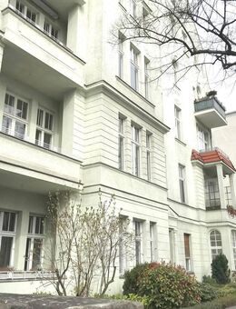 Modernisierte 4-Zimmer Jugendstil- Altbauwohnung mit Balkon und Alt-Berliner Aufzug - Berlin