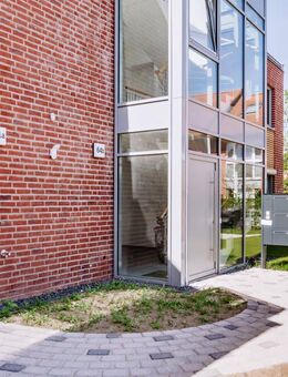 Exklusive 4-Zimmer-Wohnung mit Terrasse und Gartenanteil - Lüneburg