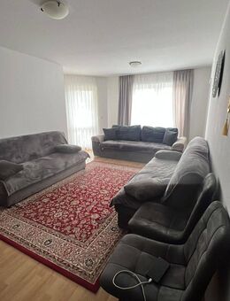 Eigennutzung oder Kapitalanlage! Freundliche 2 Zimmer Erdgeschosswohnung zentral gelegen in Fürth mit Terrasse und Tiefgaragenstellplatz ! - Fürth