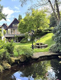 Einzigartiges Bauernhaus mit separatem Wellnessgebäude und einmaligem Parkgrundstück - Sasbachwalden