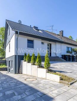 Modernisiertes Einfamilienhaus mit ELW, 2 Terrassen + Garten in Zentrumslage - Much