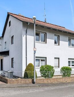 Wiesbaden-Breckenheim - Zweifamilienhaus für die große Familie - Wiesbaden