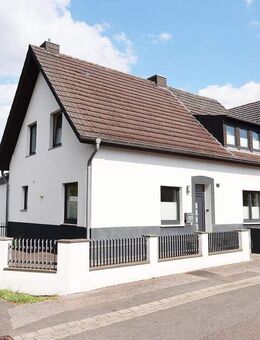 VIERSEN-Süchteln: Modernisiertes Einfamilienhaus mit Pool - Viersen